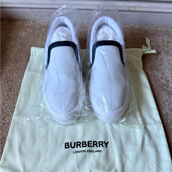 Burberry Low Top Slip On Trainer on Rubber Sole Sz 15 - Picture 11 of 15